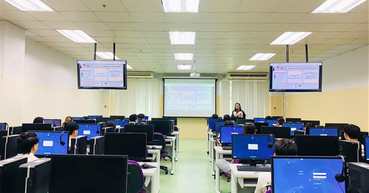 ศูนย์ภาษา คณะศิลปศาสตร์ จัดทดสอบวัดความรู้ภาษาอังกฤษด้วยโปรแกรมสำเร็จรูป และ จัดทดสอบวัดความรู้ภาษาอังกฤษ ด้วยข้อสอบศูนย์ภาษา (UP-STEP)